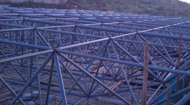 赤壁概述网架加工中对钢材的质量的过细恳求